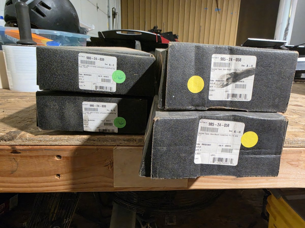 FOX 985-24-058 2.0 Performance Series 12.1" Remote Reservoir Shock, Stem Mount/Eyelet (New in Box), image 2