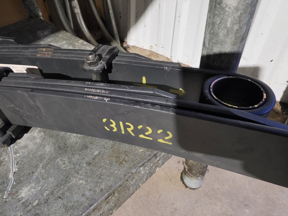 Old Man Emu CS061R Dakar Rear Leaf Spring Pair, Medium Load (New), image 2
