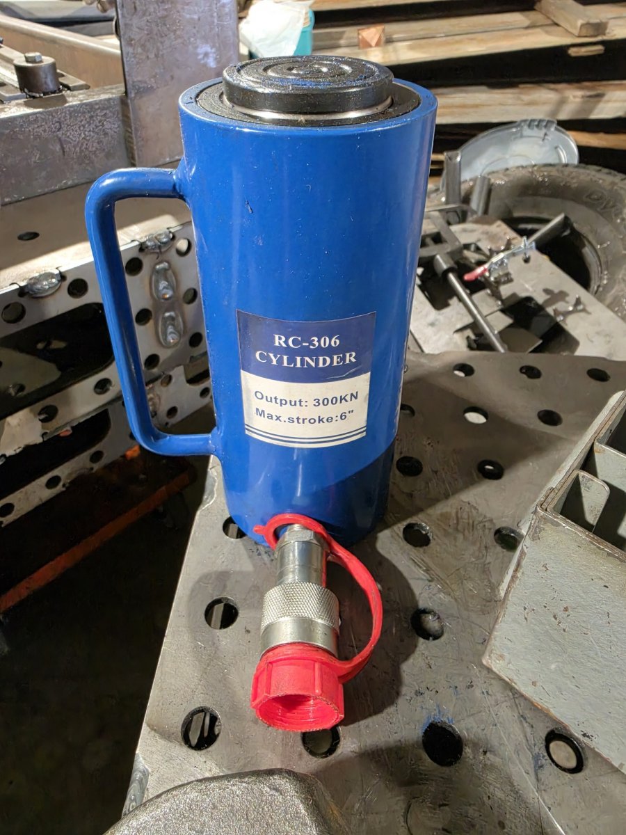 RC-306 300 kN (30-Ton) 6" Stroke Hydraulic Cylinder (Used)
