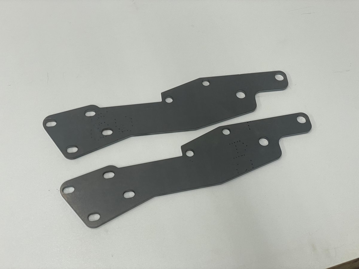 Manta Ray Rear Frame Bracket, 1/4" – Jeep Comanche MJ (1985–1992)