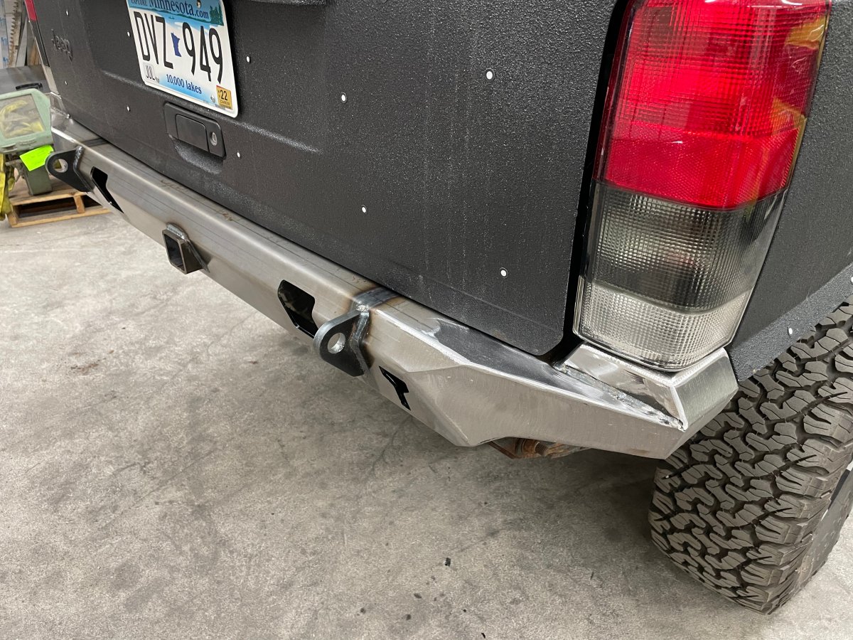 HiLine Cut & Fold Rear Bumper – Jeep Cherokee XJ (1984–2001)